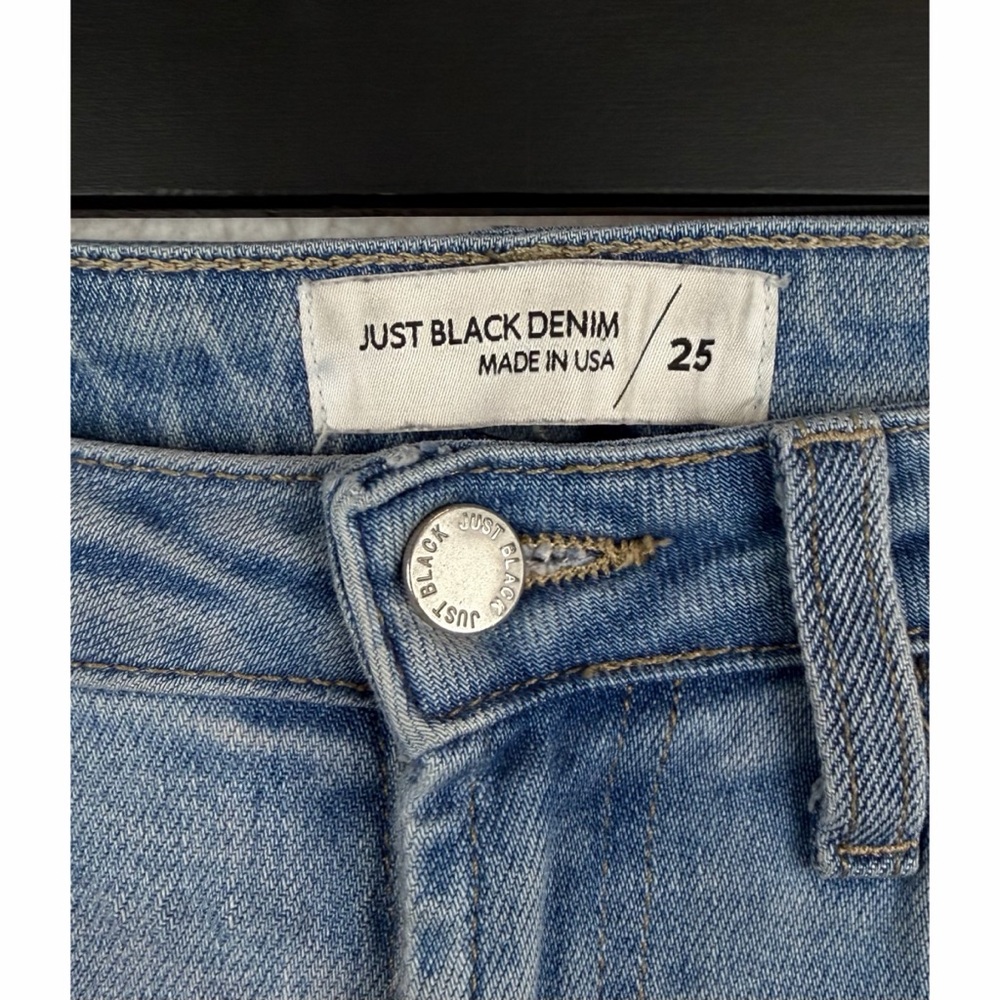 JUST BLACK DENIM • Blue Light Wash High-Waisted Wide-Leg Jeans, 25 - Picture 11 of 14